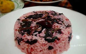 লালশাক দিয়ে মাখলে ভাত লাল হয় কেন