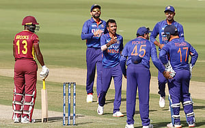 ইতিহাস গড়ার ম্যাচ জয়ে রাঙাল ভারত