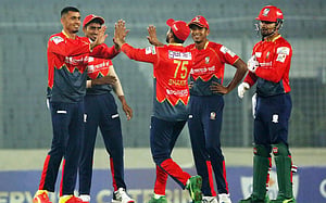 সাকিব-মুজিবের ৮ ওভার ‘নষ্ট’ করবে না কুমিল্লা