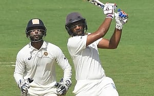 ২০ চার ১০ ছক্কায় শাহরুখ খানের বিধ্বংসী ইনিংস
