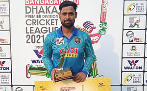 ফরহাদের ৮ রানের আক্ষেপ, সেঞ্চুরিতেও পারলেন না ইমতিয়াজ