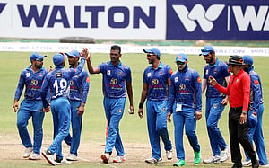 আল আমিনের ৬ উইকেট, চ্যাম্পিয়নদের হারিয়ে রানার্স আপ মাশরাফিরা