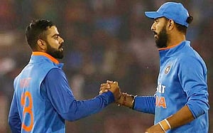 কোহলিকে খোলা মনে খেলার পরামর্শ যুবরাজের