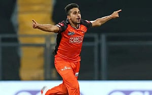 উমরান মালিকে ওয়াকারের ছায়া দেখছেন লি