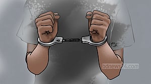 দাম্পত্য কলহ: শিশুকে আছড়ে মারার অভিযোগে বাবা গ্রেপ্তার