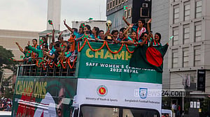 ট্রফি হাতে বীর মেয়েদের জয়যাত্রা