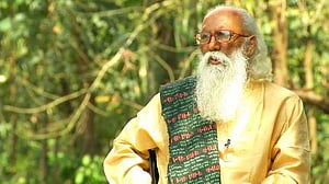 স্বাধীনতা-একুশে পদক ‘বেচে দেবেন’ নির্মলেন্দু গুণ, সময় এক মাস