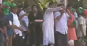 ভেঙে পড়ল বিএনপির ‘তারুণ্যের সমাবেশে’র মঞ্চ