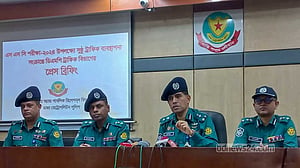 এসএসসি: কেন্দ্র এলাকায় হকার বসতে দেবে না পুলিশ