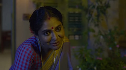 Oru Kattil Oru Muri trailer: Poornima fond of a cot; Hakkim in search of room 