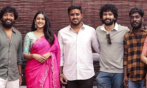 Madraskaaran's second single is a remix of this AR Rahman-Mani Ratnam classic