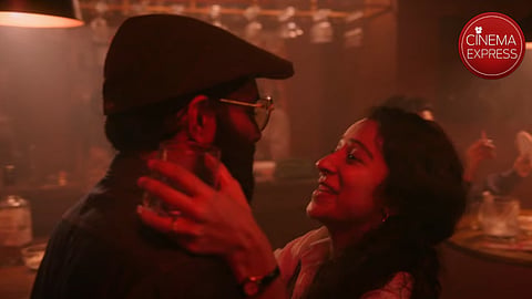 Aalunnu Neeye song from Rifle Club out