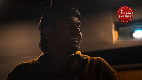 Train Glimpse: Vijay Sethupathi prepares for an intense drama in this Mysskin-directorial