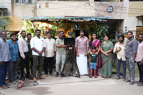 Still of Pathu Naal Raja team 