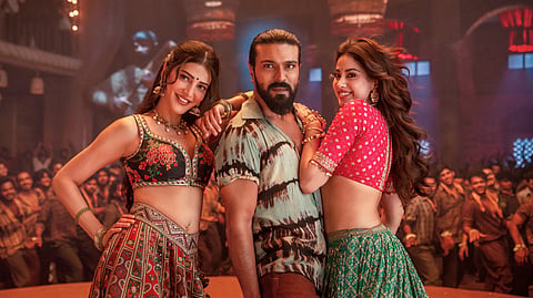 Ram Charan, Shruti Haasan and Janhvi set the screen on fire in Hellallallo song