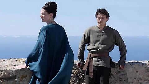 Anne Hathaway hopes her children grow up be like Tom Holland: 'He's the dream son'