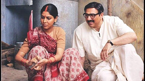 Mohalla Assi Review: Sunny Deol's action-less satire lacks punch 