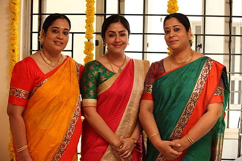 Twin sisters from Tumhari Sulu to reprise their roles in Kaatrin Mozhi