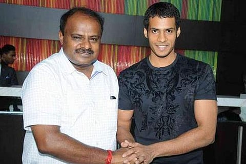 HD Kumaraswamy on the sets Nikhil Kumar’s Seetharama Kalyana