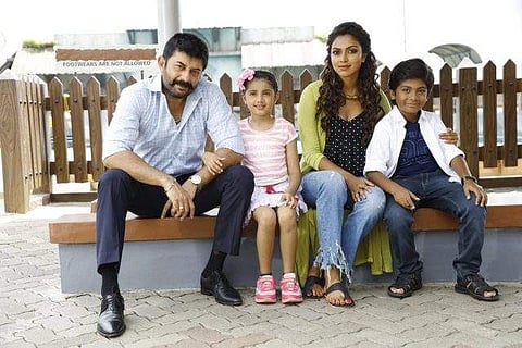 Bhaskar Oru Rascal Review: Arvind Swami and the jokes almost make this remake work