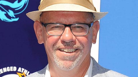 Charles Martin Smith to direct A Street Cat Named Bob sequel