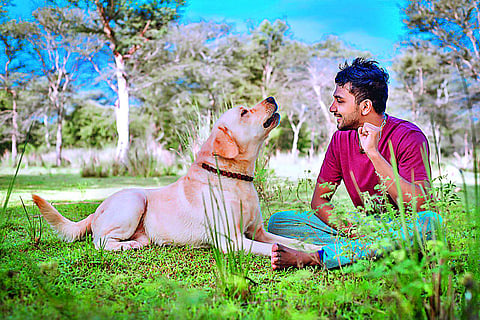 Anbulla Ghilli, when a dog plays a Vijay fan 