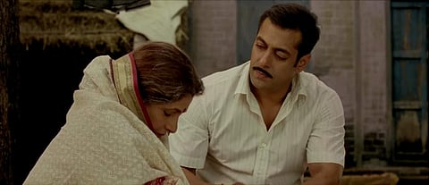 Dimple Kapadia to return as Naini Devi in Dabangg 3