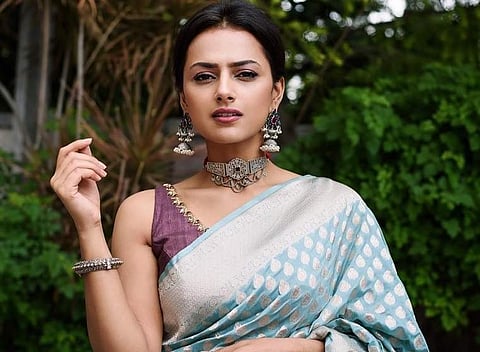 Nerkonda Paarvai girl Shraddha Srinath clicked at the promotions of Jodi