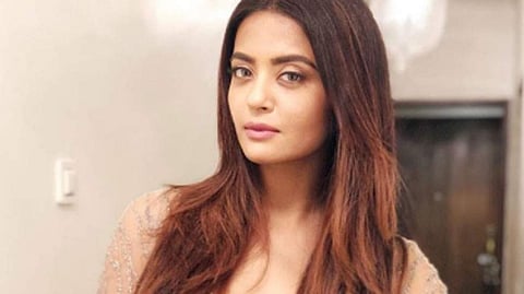 Bollywood actor Surveen Chawla makes casting couch allegations on 'popular National award-winning Tamil director'