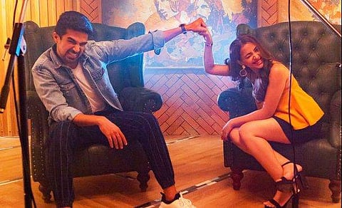 Comedy Couple Movie Review: Funny, skinny love