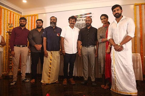 The cast and crew of AV 33