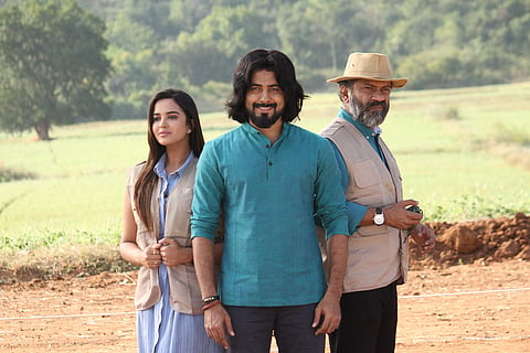 It is a wrap for Aari's Bagavan 