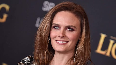 Emily Deschanel  returns to TV with Netflix's Devil in Ohio