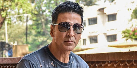 Akshay Kumar flies back from Cinderella shoot to be with ailing mother