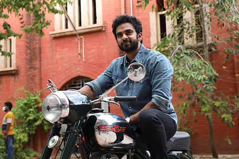 Nitham Oru Vaanam Movie Review: Novel performances elevate this breezy, feel-good entertainer 