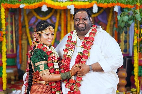 Producer Ravindar Chandrasekaran gets hitched to actor Mahalakshmi