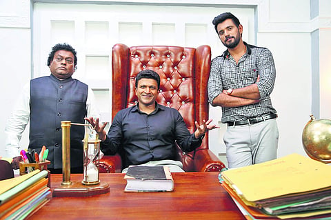 Lucky Man Movie Review: Appu as Paramathma strikes an emotional chord