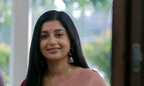 Queen Elizabeth trailer: Meera Jasmine portrays a headstrong working women 