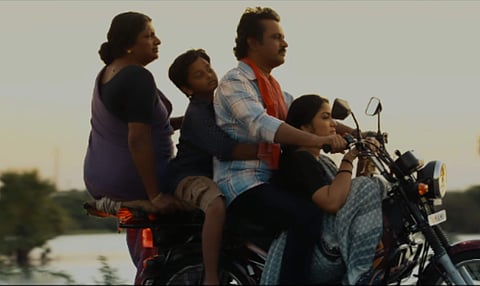 Kadha Solla Poren song from Tamil Kudimagan out