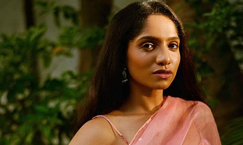 Jamie Lever to make Telugu debut with Aa Okatti Adakku