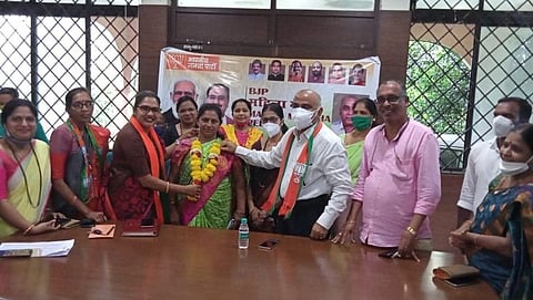 Uma Salgaonkar & Deputy Chief Minister Babu Azgawkar