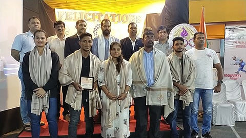 Tokyo Olympics: Zilla Panchayat member Siddhesh Naik and dignitaries along with the honored weightlifters