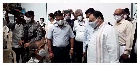 भारतीय जनता पार्टीचे अध्यक्ष जेपी नड्डा यांनी आज गोव्यातील डॉन बॉस्को लसीकरण सेंटरला भेट दिली.
