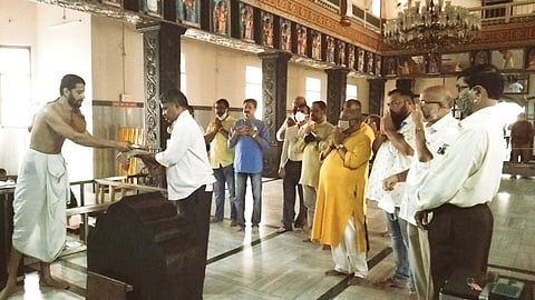 Damodar Mandir Samiti with Mandir Pujari, Goa