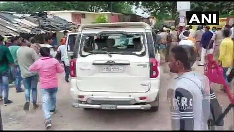 clash broke out between BJP and SP workers 