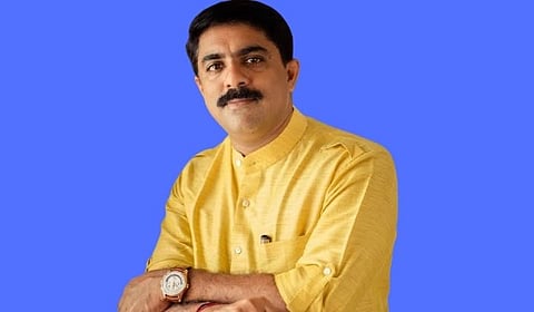  विजय सरदेसाई