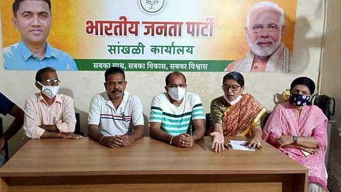 साखळी पालिका कामगारांची छळवणूक, विरोधी गटाचा आरोप.  