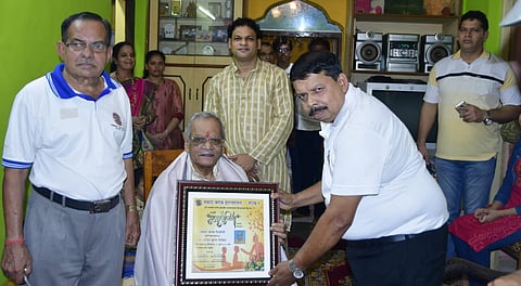 Narasimha Govekar felicitated by Dicholi Samrat Club