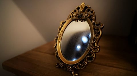 Mirror Vastu Rules