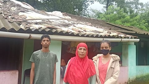 Feroze Shah's family in Honda village is facing problems due to lack of electricity